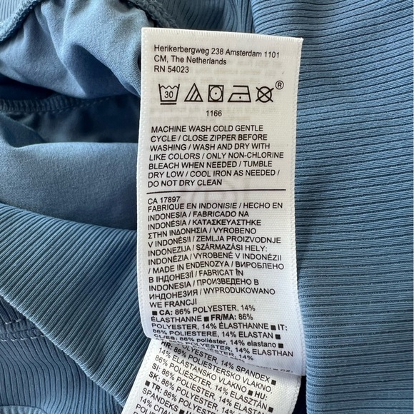 Athleta Nolita Slim Tapered Crop Pants in Periwinkle, size 10P - Picture 9 of 9